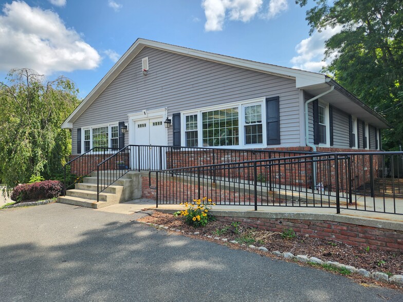 Primary Photo Of 8 Lenape Rd, Andover Medical For Lease