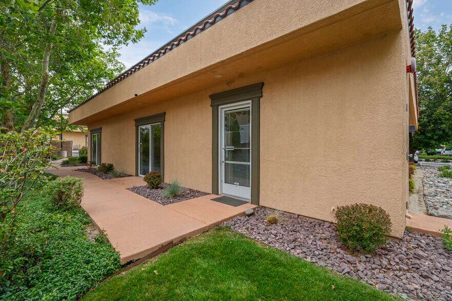 More Photos Of 530 Hammill Ln, Reno Office For Lease