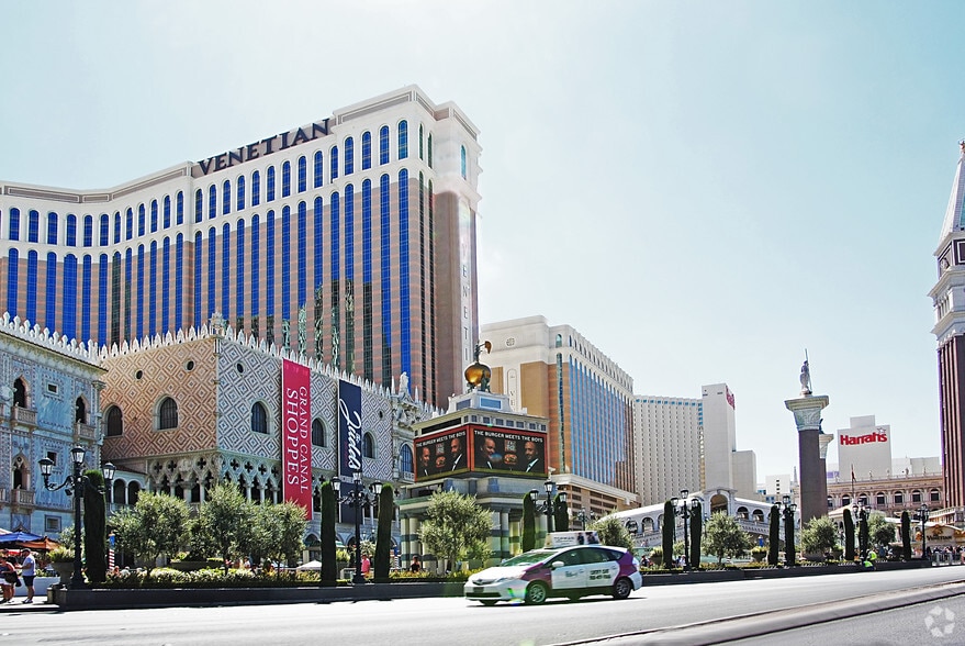More Photos Of 3325 S Las Vegas Blvd, Las Vegas Unknown For Lease