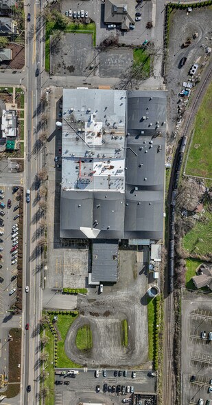 More Photos Of 811 N 1st St, Silverton Industrial For Sale