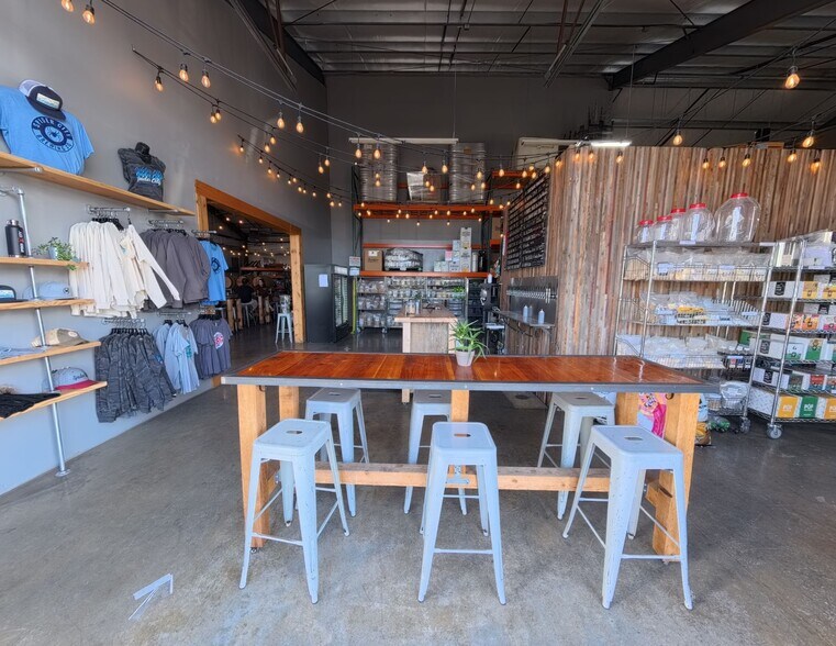 More Photos Of 1177 SE 9th St, Bend Warehouse For Sale