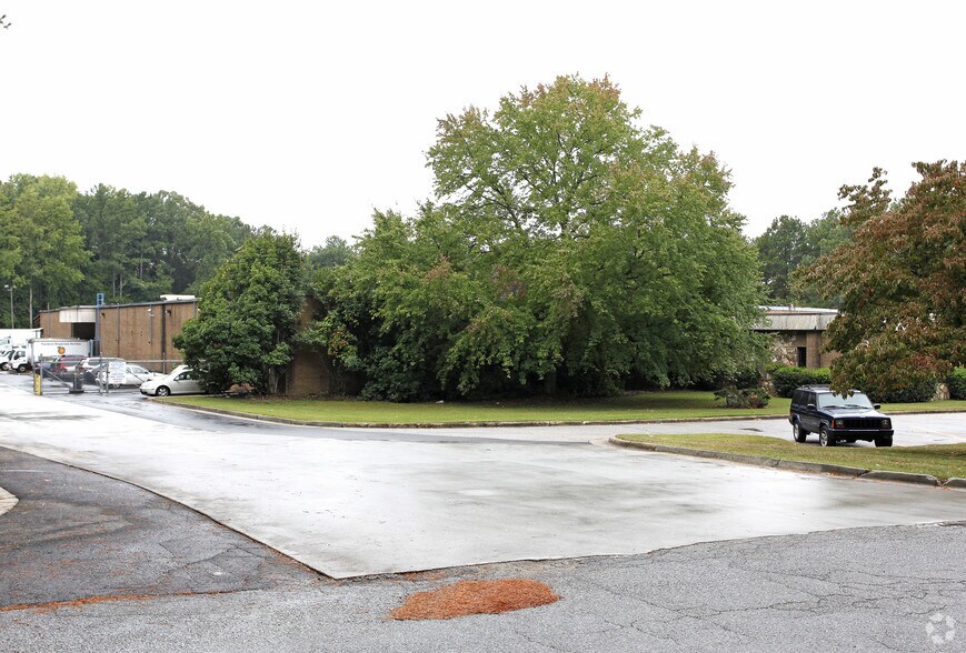 More Photos Of 4070 Shirley Dr SW, Atlanta Distribution For Sale