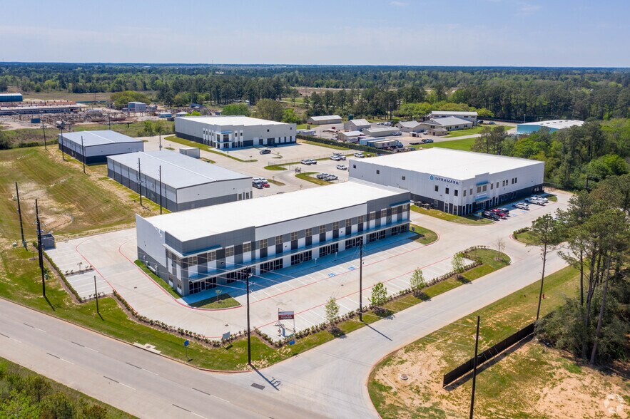 More Photos Of 13911 Service Center Dr, Tomball Light Distribution For Lease