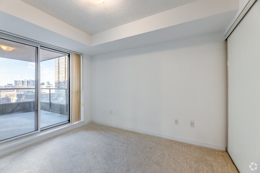 More Photos Of 925 Bay St, Toronto Apartments For Lease