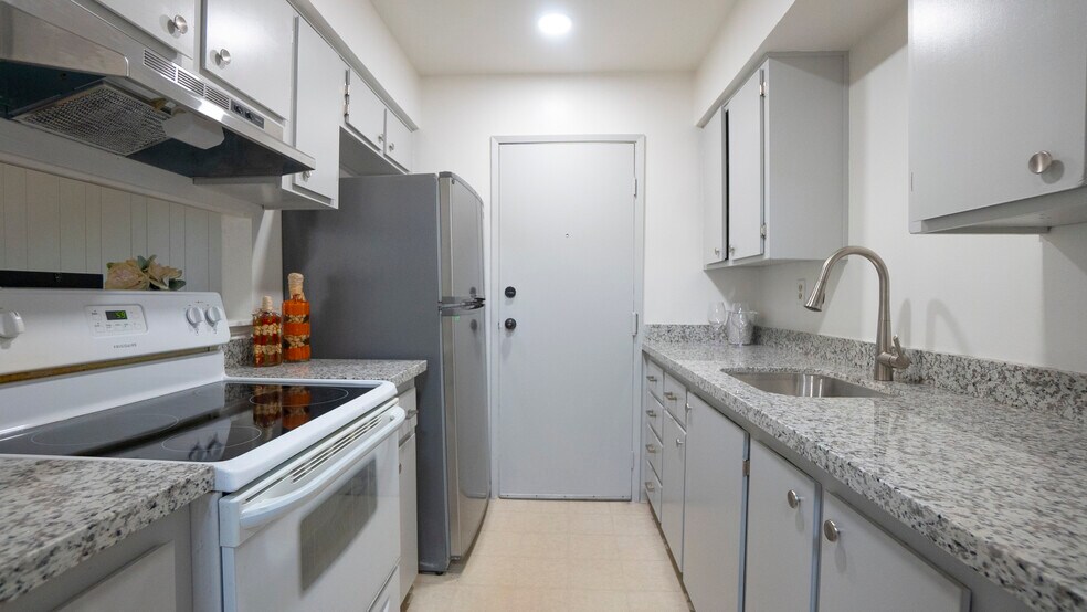 More Photos Of 1093 Del Rio Circle, Concord Apartments For Sale