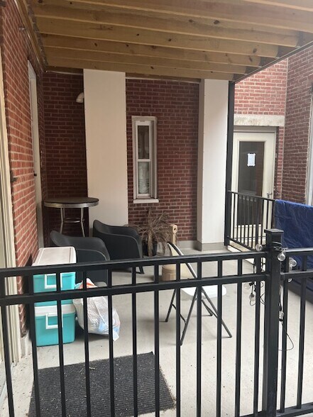 More Photos Of 34 N Front St, Philadelphia Storefront Retail Residential For Lease