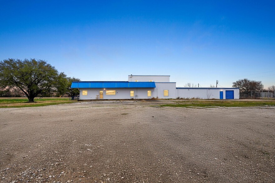 Primary Photo Of 2001 I-30 E, Greenville Light Manufacturing For Sale