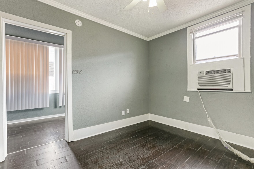 More Photos Of 1468 N Claiborne Ave, New Orleans Office Residential For Sale