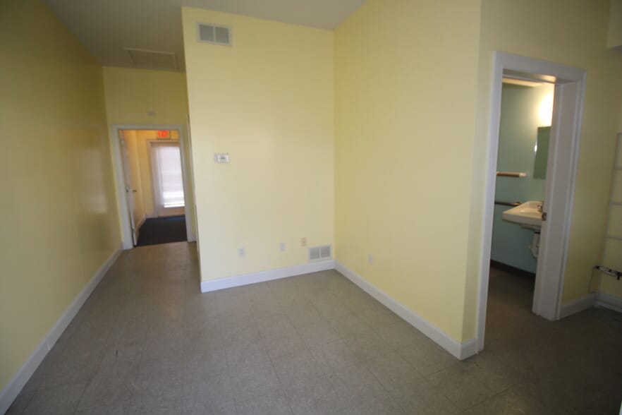 More Photos Of 1 Nami Ln, Hamilton Medical For Sale