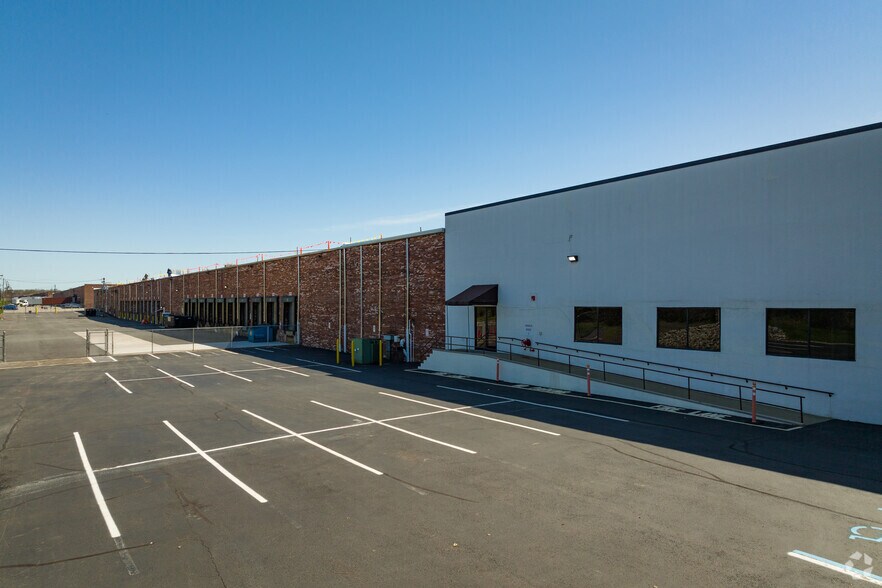 More Photos Of 151 Ridgedale Ave, East Hanover Warehouse For Lease