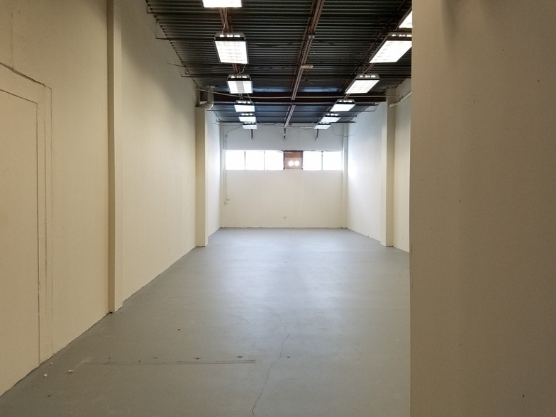More Photos Of 18775 N Frederick Rd, Gaithersburg Warehouse For Lease