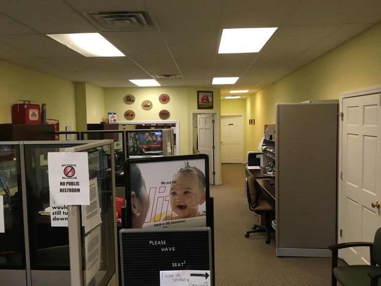 More Photos Of 966 State St, New Haven Storefront Retail Residential For Lease