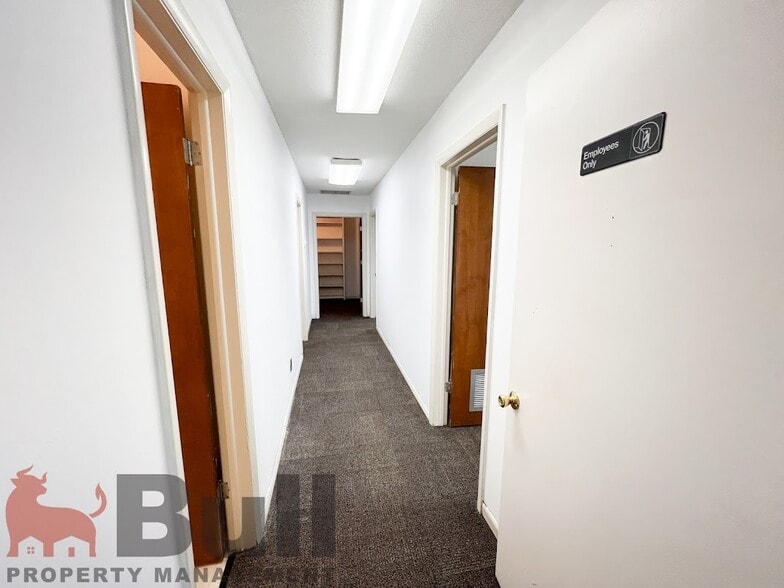 More Photos Of 5401 Alhambra Dr, Orlando Office For Lease