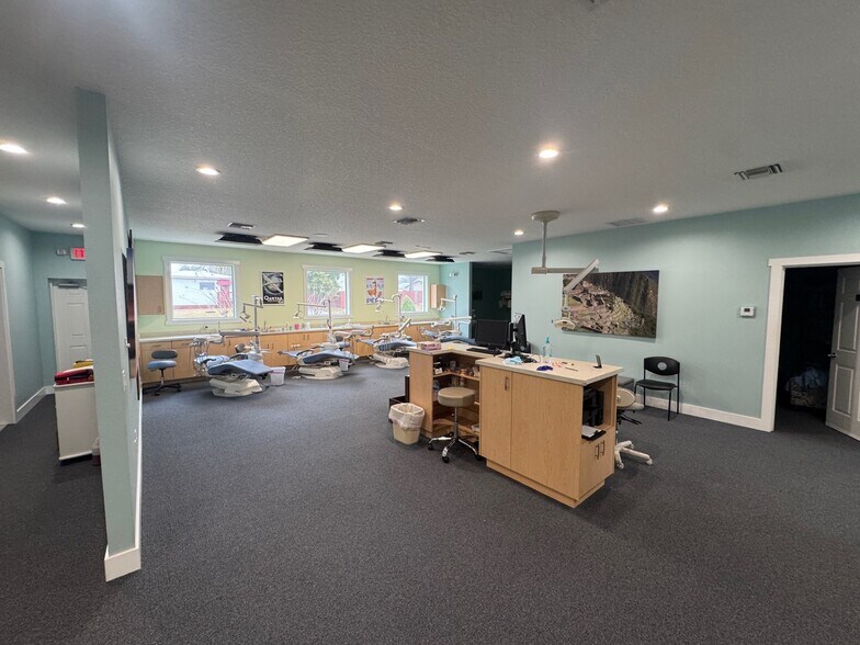 More Photos Of 1020 W Highway 50, Clermont Medical For Sale
