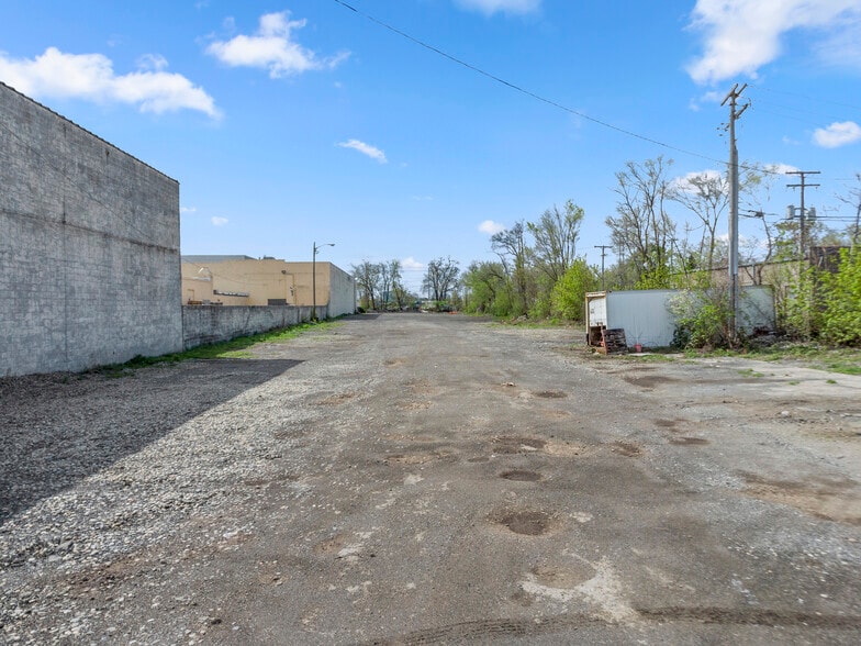 More Photos Of 14321 W Warren Ave, Dearborn Land For Lease