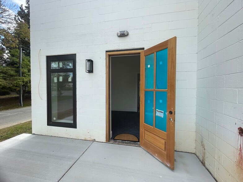 More Photos Of 1484 Dale Earnhardt Blvd, Kannapolis Freestanding For Lease