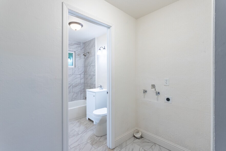 More Photos Of 1025 Parkview Ave, Redding Multifamily For Sale