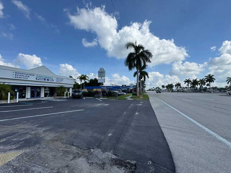 More Photos Of 4290 S Cleveland Ave, Fort Myers Freestanding For Sale