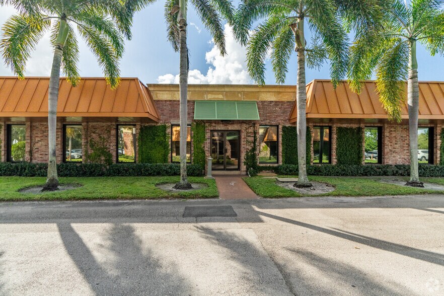 More Photos Of 541 S State Road 7, Margate Unknown For Lease