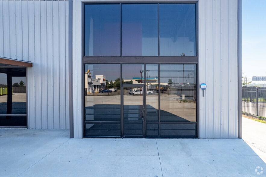 More Photos Of 6205 S Sam Houston Pky E, Houston Flex For Lease