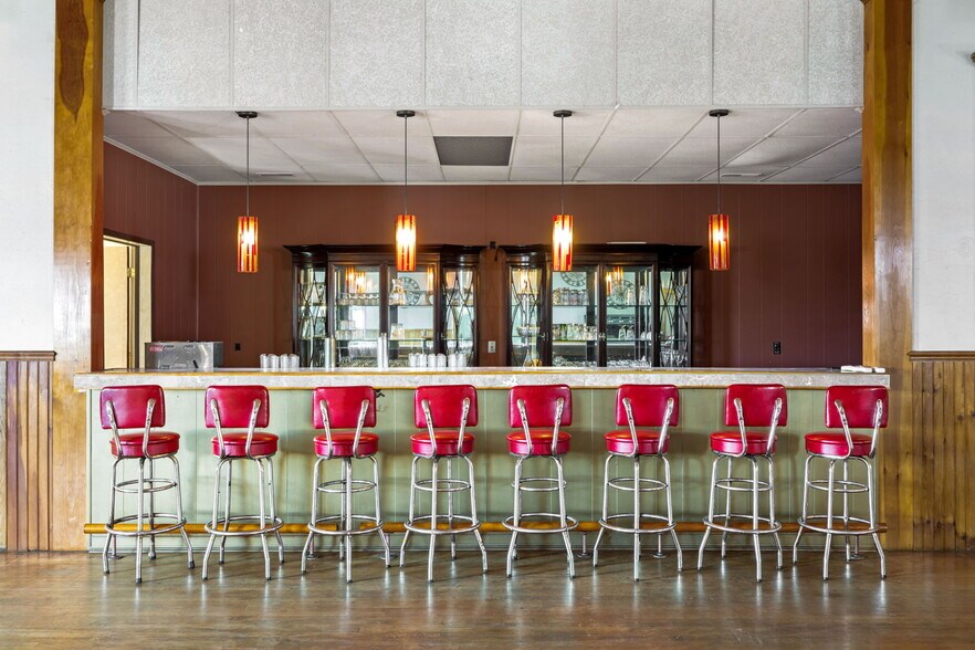 More Photos Of 1000 W State St, Coal Township Restaurant For Sale