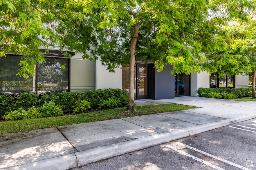 More Photos Of 3420 NW 27th Ave, Pompano Beach Unknown For Lease