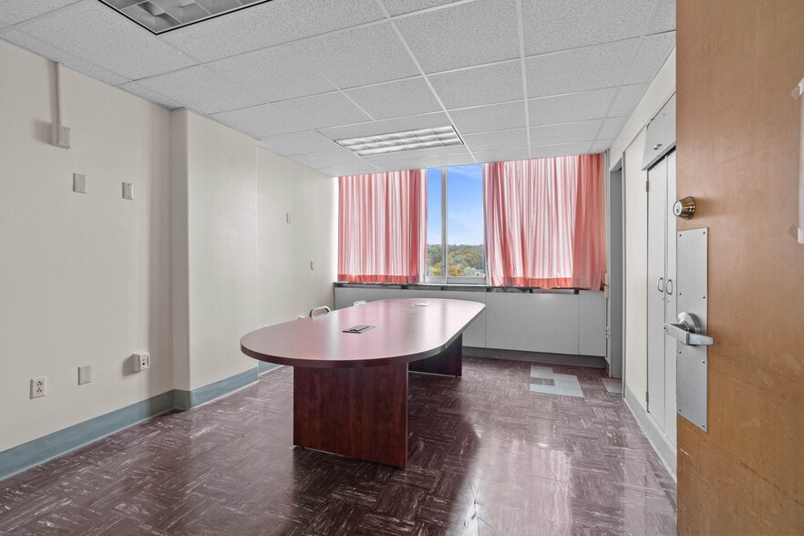 More Photos Of 94 Hospital St, Ridgway Specialty For Sale