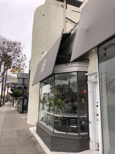 More Photos Of 13810-13814 Ventura Blvd, Sherman Oaks Storefront For Lease