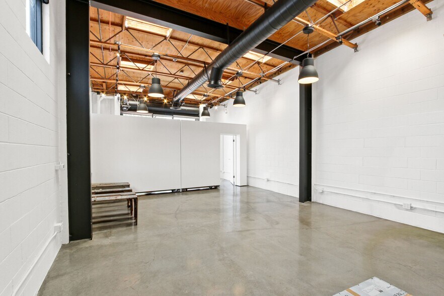 Primary Photo Of 1638 Colorado Blvd, Los Angeles Loft Creative Space For Sale