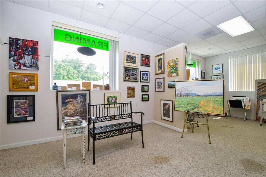 More Photos Of 3203 Brambleton Ave, Roanoke Freestanding For Sale