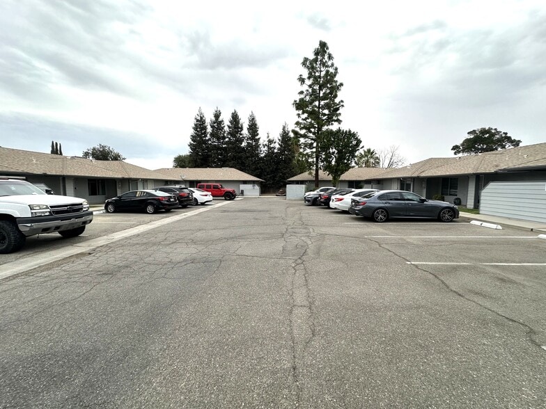 More Photos Of 3904 Panama Ln, Bakersfield Apartments For Sale