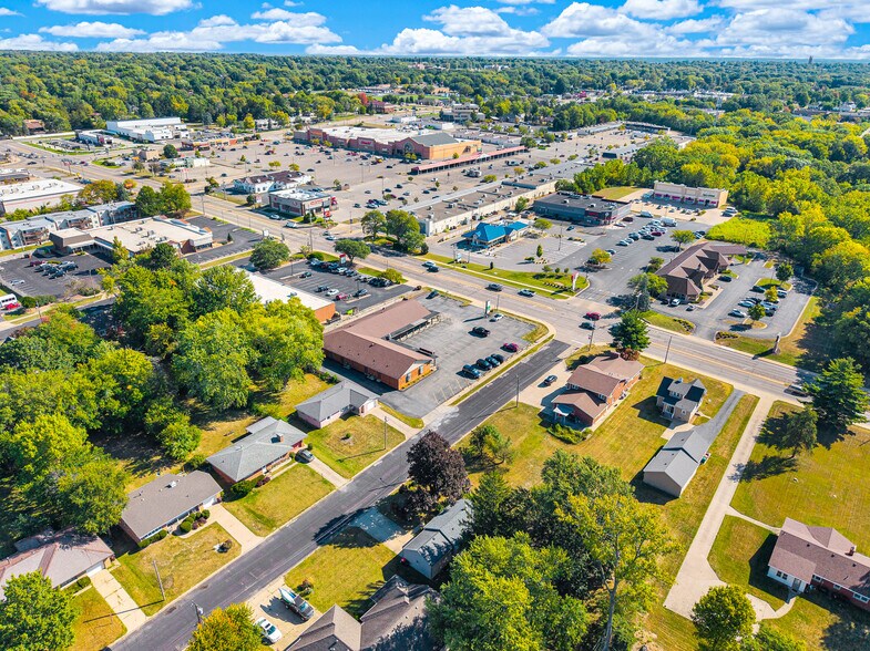 More Photos Of 4601 N University St, Peoria Unknown For Lease