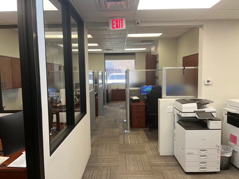 More Photos Of 219 S William Dillard Dr, Gilbert Warehouse For Sale