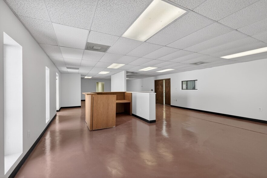 More Photos Of 1101 Roberts Ln, High Point Warehouse For Lease