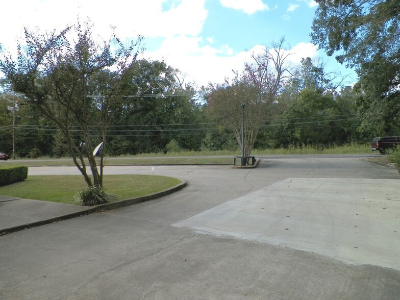 More Photos Of 2424 Old Sterlington Rd, Monroe Freestanding For Lease