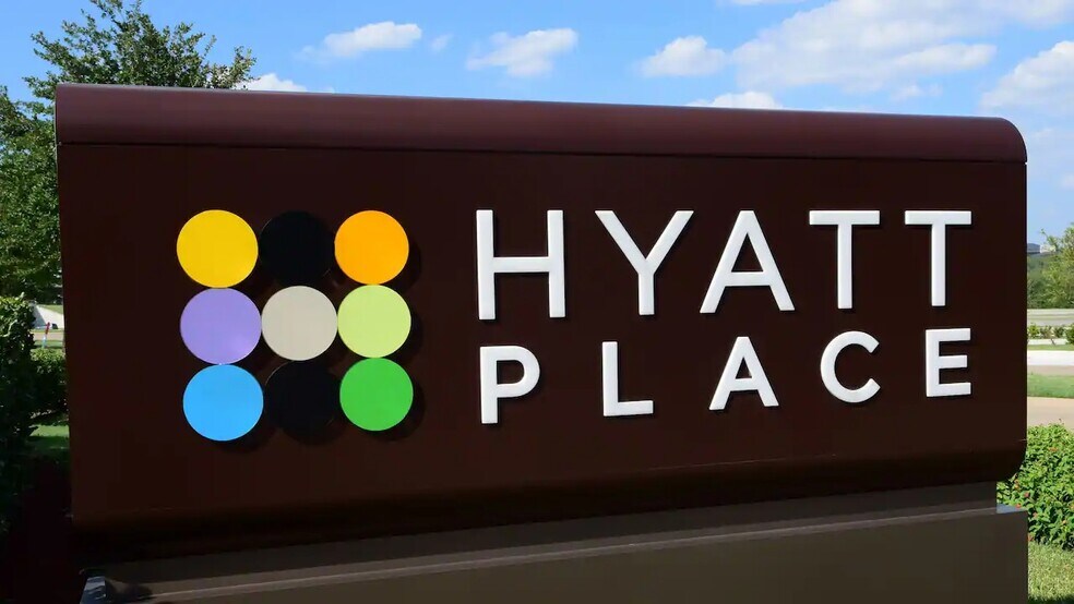 More Photos Of 5455 Green Park Dr, Irving Hotel For Sale