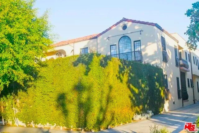 Primary Photo Of 942 S Mansfield Ave, Los Angeles Apartments For Sale