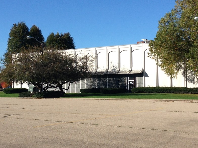More Photos Of 463 Broadway Dr, Sun Prairie Warehouse For Lease