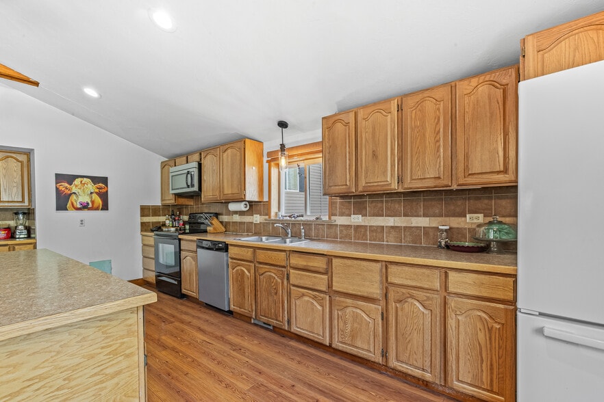 More Photos Of 302 Berger St, Riggins Apartments For Sale
