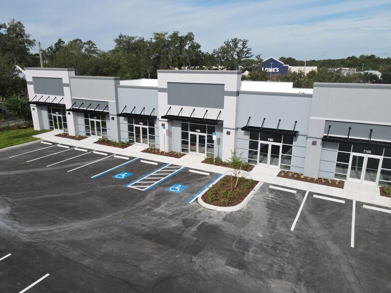 More Photos Of 7159-7171 Broad St, Brooksville Storefront Retail Office For Lease