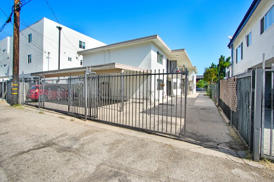 More Photos Of 1862 W 20th St, Los Angeles Apartments For Sale