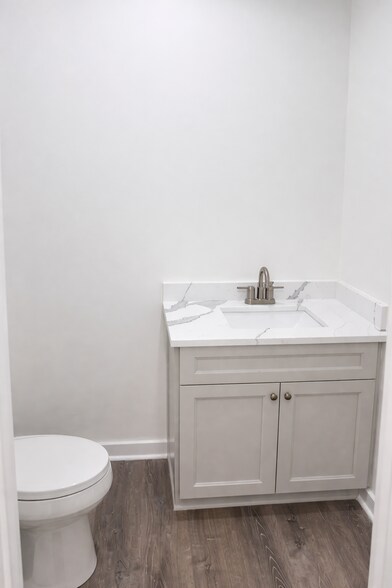 More Photos Of 1785 Grassland Pky, Alpharetta Industrial For Lease