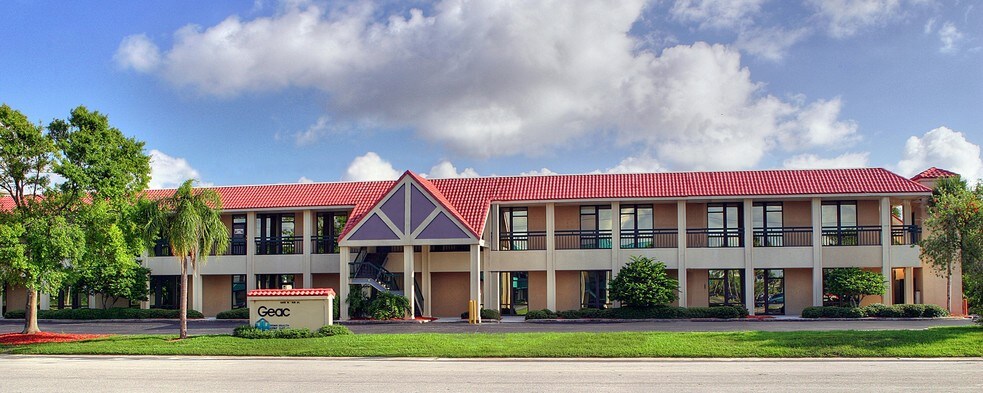 More Photos Of 5509 W Gray St, Tampa Office For Sale