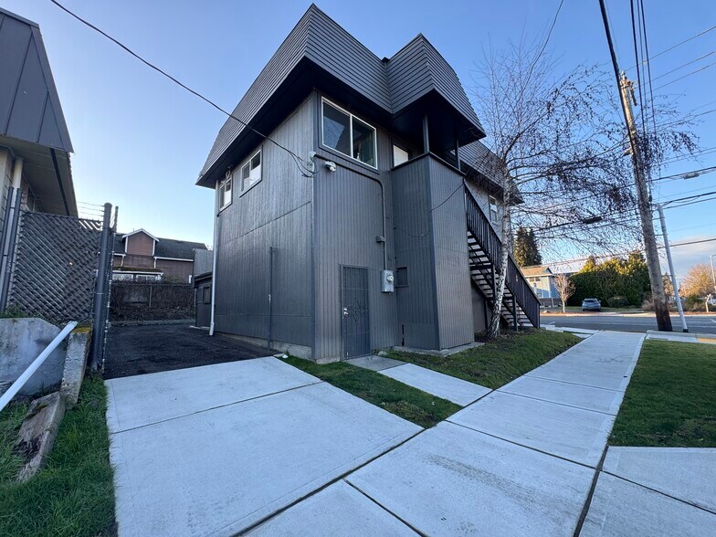 Primary Photo Of 2102 S 12th St, Tacoma Office Residential For Sale