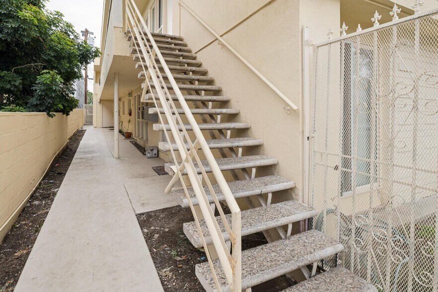 More Photos Of 337 S Rexford Dr, Beverly Hills Apartments For Sale