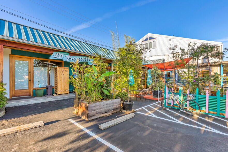 More Photos Of 340 A St, Ashland Office For Sale