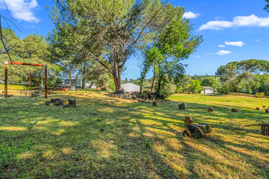 More Photos Of 320 Taylor Rd, Newcastle Specialty For Sale