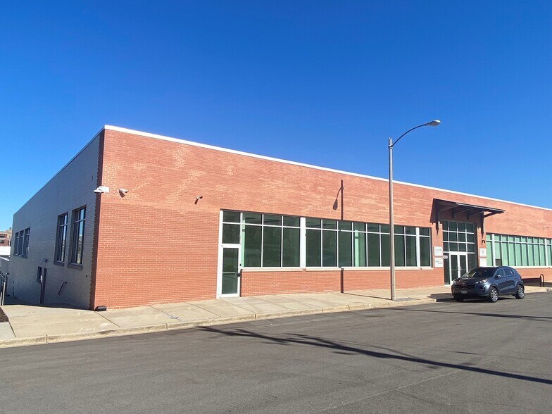 More Photos Of 1300 N 7th St, Milwaukee Office For Lease