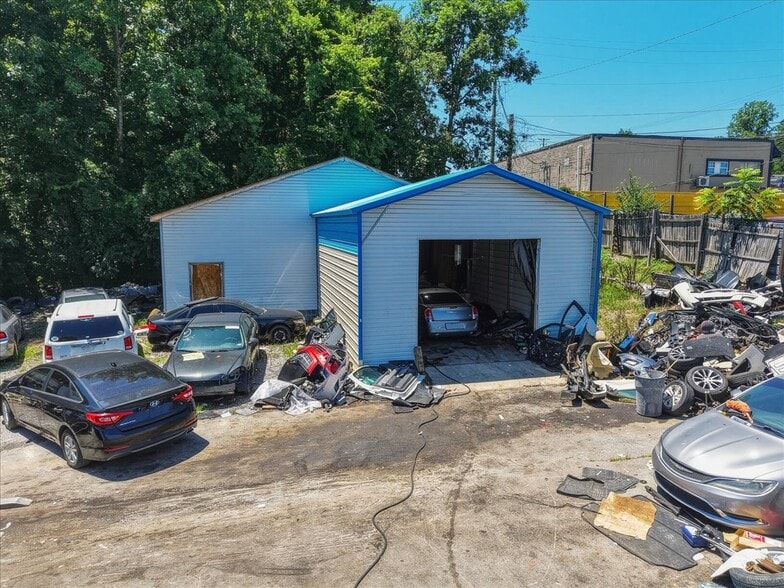 More Photos Of 5855 Clinton Hwy, Knoxville Auto Dealership For Sale