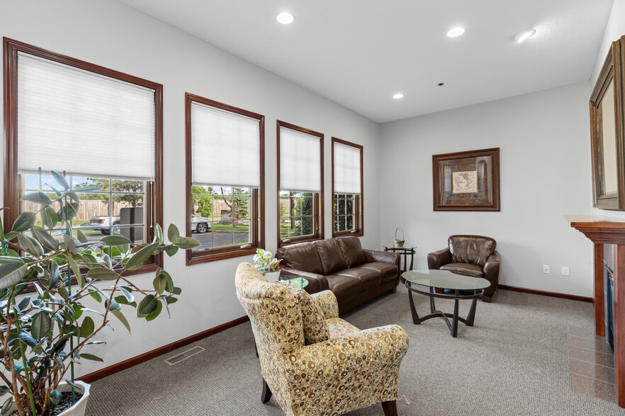 More Photos Of 9340 Hennepin Town Rd, Eden Prairie Office For Sale